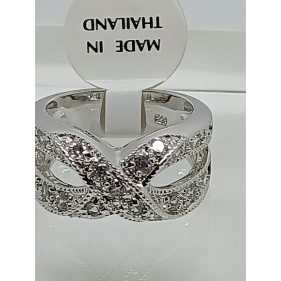 Elegant Vintage Jewelry Sterling Silver Cross-Over Simulated Diamond Ring Size 5 - Picture 2 of 12